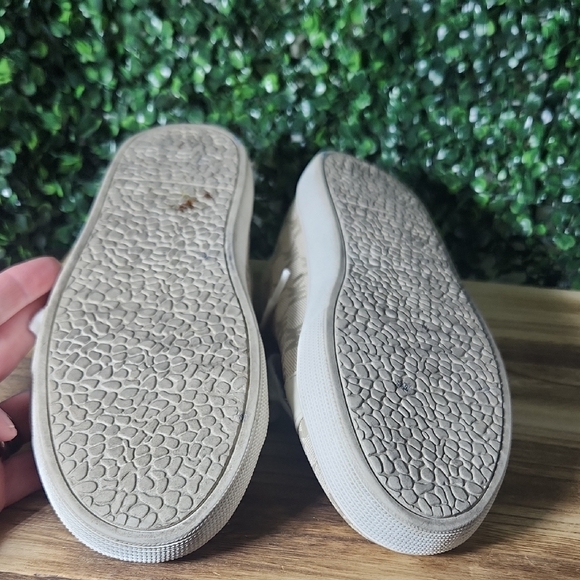 Michael Kors Cream Sneakers Size 5.5 - Picture 9 of 10